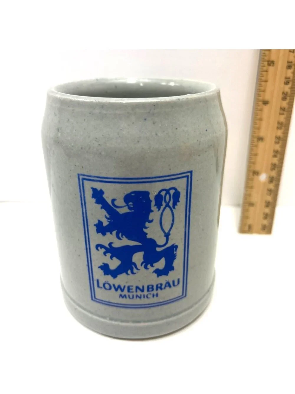 Vintage Löwenbräu Munich Beer Stein 0.5L Gray Ceramic With Blue Lion Logo 71c